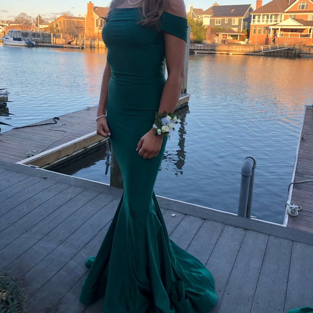 Prom dress - Picture 2 of 2